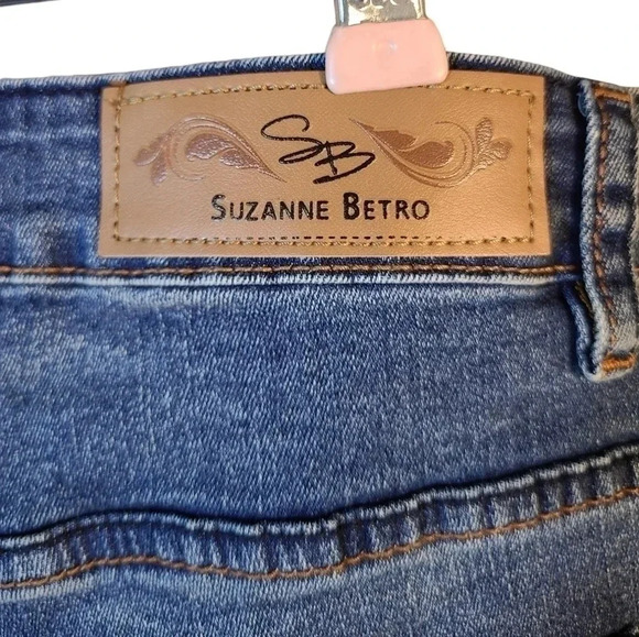 SUZANNE Betro Jean Shorts - Picture 4 of 9